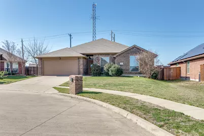 9209 Hunters Court, White Settlement, TX 76108 - Photo 2