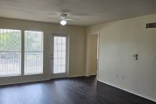 1001 Redwood Ave, Wichita Falls, TX 76301 - Photo 2