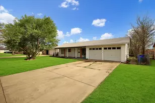 2508 W Rochelle Rd, Irving, TX 75062 - Photo 2