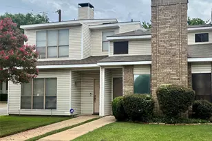 564 Josephine St, Dallas, TX 75246 - Photo 2