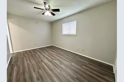 110 Glen Rose Avenue, Cleburne, TX 76033 - Photo 6