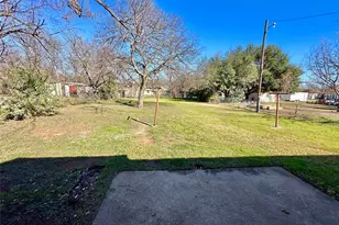 110 Glen Rose Ave, Cleburne, TX 76033 - Photo 12