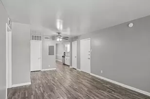 6151 E Mockingbird Ln, Dallas, TX 75214 - Photo 1