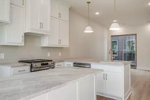 2820 Weisenberger St, Fort Worth, TX 76107 - Photo 6