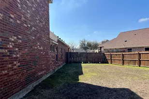 1401 Rose Bud Ct, Little Elm, TX 75068 - Photo 4