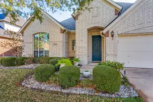 1710 Almond Dr, Mansfield, TX 76063 - Photo 2