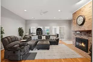 411 Whispering Hills Dr, Duncanville, TX 75137 - Photo 4