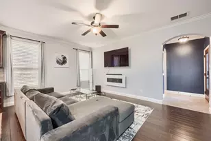 5035 Venecia Way, Grand Prairie, TX 75052 - Photo 2