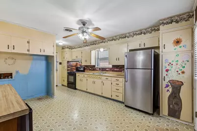 709 S Burdette Avenue, Sherman, TX 75090 - Photo 6