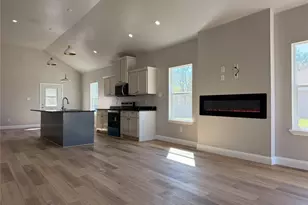 2225 College St, Greenville, TX 75407 - Photo 8