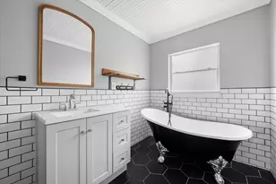 2020 Bluebonnet Dr, Fort Worth, TX 76111 - Photo 14