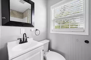 2020 Bluebonnet Dr, Fort Worth, TX 76111 - Photo 6