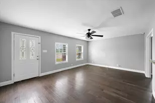 2020 Bluebonnet Dr, Fort Worth, TX 76111 - Photo 4