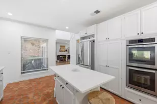 14917 Oaks N Dr, Addison, TX 75254 - Photo 12