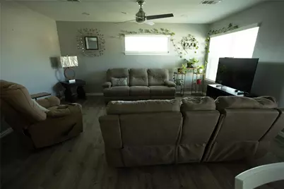 902 W Avenue D, Midlothian, TX 76065 - Photo 2