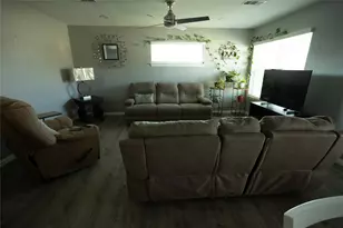 902 W Avenue D, Midlothian, TX 76065 - Photo 2