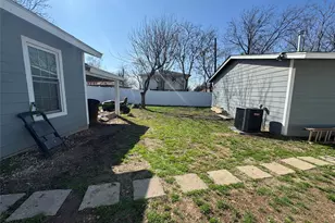 902 W Avenue D, Midlothian, TX 76065 - Photo 20