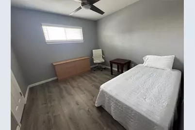 902 W Avenue D, Midlothian, TX 76065 - Photo 8