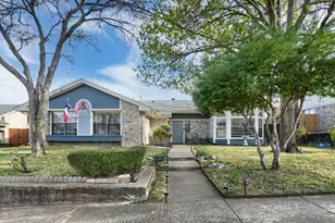 322 Allegheny Trail Ln, Garland, TX 75043 - Photo 2