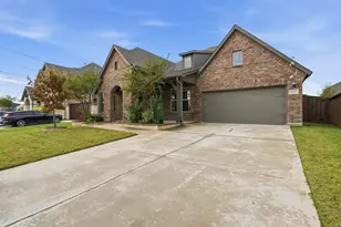 10037 Lakemont Dr, Fort Worth, TX 76131 - Photo 2