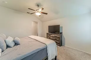 1338 Winding Hollow Dr, Grand Prairie, TX 75052 - Photo 12