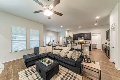 1338 Winding Hollow Drive, Grand Prairie, TX 75052 - Photo 4