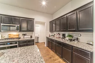 1338 Winding Hollow Dr, Grand Prairie, TX 75052 - Photo 10