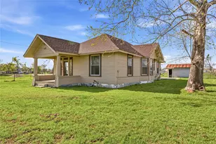 119 County Rd 3007, Lott, TX 76656 - Photo 2