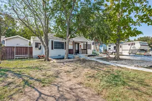 1914 Glenfield Ave, Dallas, TX 75224 - Photo 2