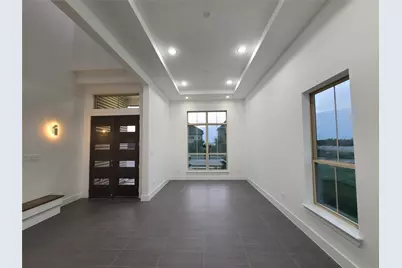 2812 Almanzor Avenue, Irving, TX 75062 - Photo 2