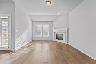 1375 Silverthorn Trail, Justin, TX 76247 - Photo 6