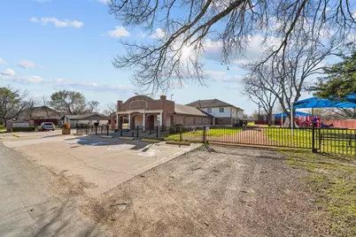 501 NE 31st Street, Grand Prairie, TX 75050 - Photo 2