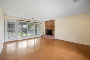 3601 Lake Champlain Dr, Arlington, TX 76016 - Photo 6