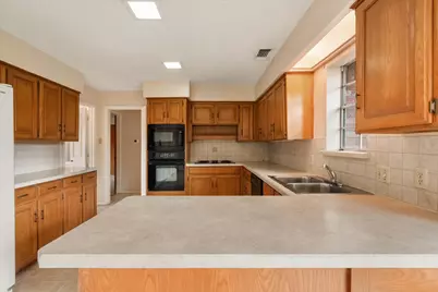 3601 Lake Champlain Drive, Arlington, TX 76016 - Photo 14