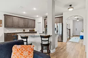 1121 Snowy Owl Dr, Alvarado, TX 76009 - Photo 6