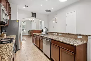 2470 Sunderland Ln, Lewisville, TX 75067 - Photo 10