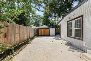 709 N Buffalo Ave, Cleburne, TX 76033 - Photo 16