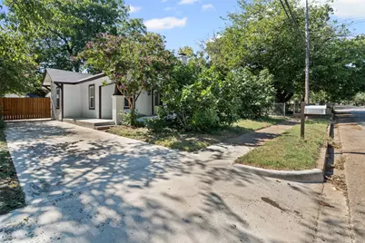 709 N Buffalo Avenue, Cleburne, TX 76033 - Photo 2