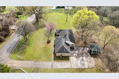 611 Shawnee Road, Waxahachie, TX 75165 - Photo 2