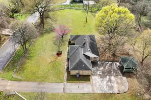 611 Shawnee Rd, Waxahachie, TX 75165 - Photo 2