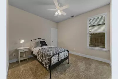 614 N M L King Jr Boulevard, Grand Prairie, TX 75050 - Photo 22
