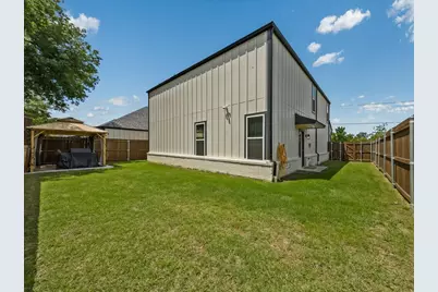 614 N M L King Jr Boulevard, Grand Prairie, TX 75050 - Photo 24