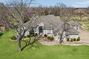 5704 Nutcracker Dr, Granbury, TX 76049 - Photo 1