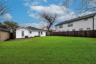 3240 Lipscomb Street, Fort Worth, TX 76110 - Photo 22