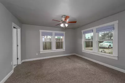 3240 Lipscomb Street, Fort Worth, TX 76110 - Photo 10