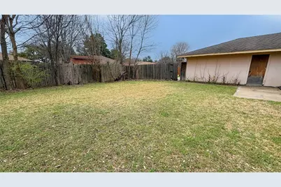 1004 Rosewood Drive, DeSoto, TX 75115 - Photo 34