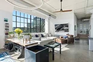 2220 Canton St, Dallas, TX 75201 - Photo 2