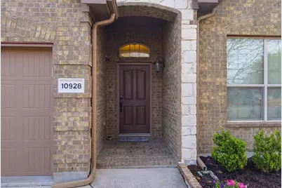 10928 Middleglen Road, Fort Worth, TX 76052 - Photo 8