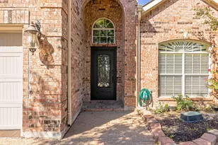 9427 Vista Cir, Irving, TX 75063 - Photo 4
