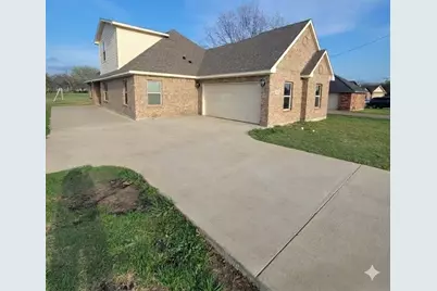 2312 Rogers Avenue, Lancaster, TX 75134 - Photo 2